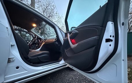 Opel Astra J, 2012 год, 800 000 рублей, 6 фотография