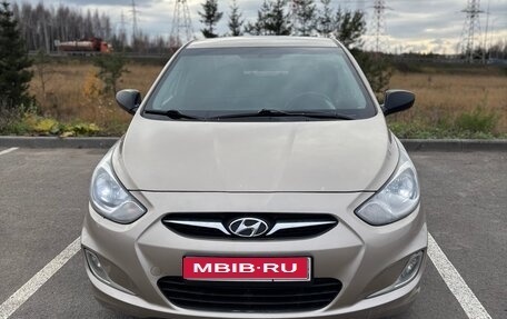 Hyundai Solaris II рестайлинг, 2012 год, 860 000 рублей, 1 фотография
