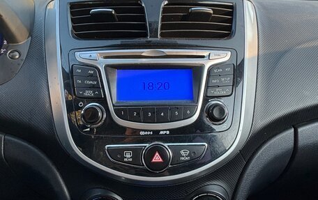 Hyundai Solaris II рестайлинг, 2013 год, 800 000 рублей, 8 фотография