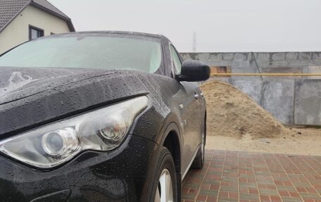 Infiniti QX70, 2013 год, 2 650 000 рублей, 4 фотография