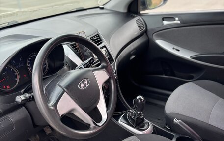 Hyundai Solaris II рестайлинг, 2012 год, 860 000 рублей, 8 фотография