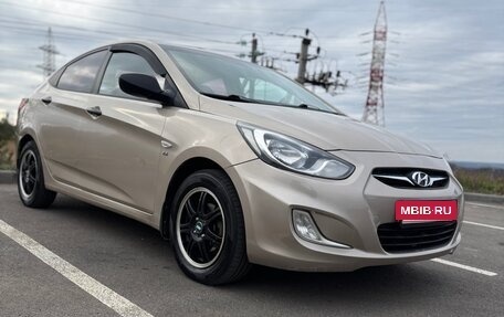 Hyundai Solaris II рестайлинг, 2012 год, 860 000 рублей, 4 фотография