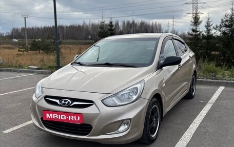 Hyundai Solaris II рестайлинг, 2012 год, 860 000 рублей, 3 фотография