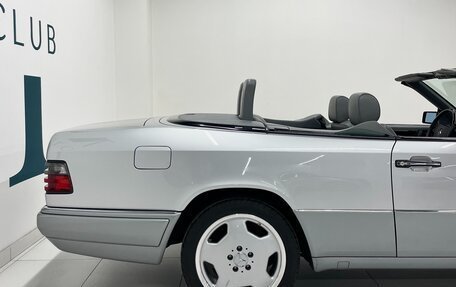 Mercedes-Benz E-Класс, 1995 год, 3 850 000 рублей, 4 фотография
