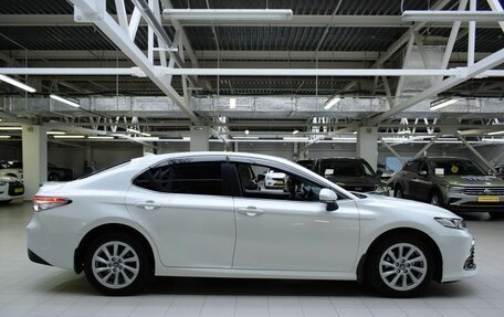 Toyota Camry, 2022 год, 3 500 000 рублей, 8 фотография