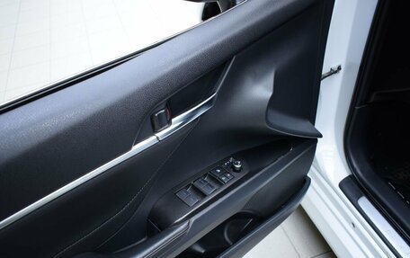 Toyota Camry, 2022 год, 3 500 000 рублей, 13 фотография