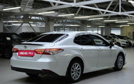 Toyota Camry, 2022 год, 3 500 000 рублей, 7 фотография