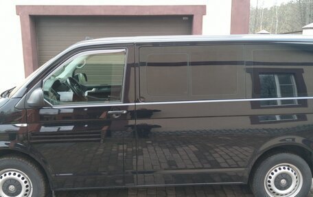 Volkswagen Multivan T6 рестайлинг, 2017 год, 5 400 000 рублей, 3 фотография