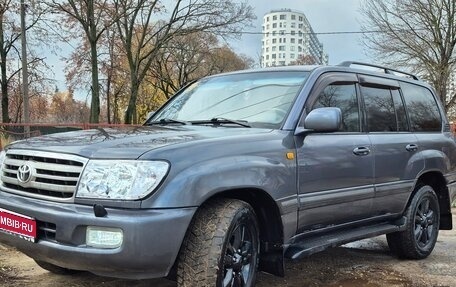 Toyota Land Cruiser 100 рестайлинг 2, 2006 год, 1 950 000 рублей, 1 фотография