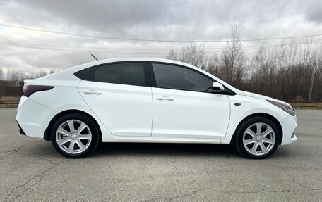 Hyundai Solaris II рестайлинг, 2017 год, 1 200 000 рублей, 2 фотография