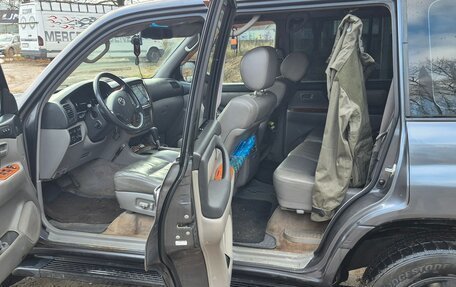 Toyota Land Cruiser 100 рестайлинг 2, 2006 год, 1 950 000 рублей, 9 фотография