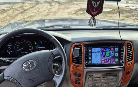 Toyota Land Cruiser 100 рестайлинг 2, 2006 год, 1 950 000 рублей, 12 фотография