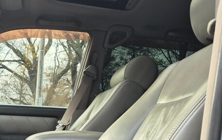 Toyota Land Cruiser 100 рестайлинг 2, 2006 год, 1 950 000 рублей, 13 фотография