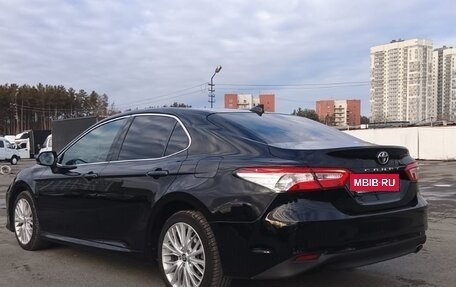 Toyota Camry, 2019 год, 2 530 000 рублей, 4 фотография