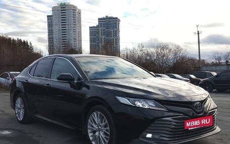 Toyota Camry, 2019 год, 2 530 000 рублей, 10 фотография