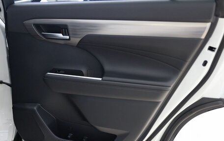 Toyota Highlander, 2025 год, 6 150 000 рублей, 20 фотография