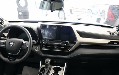 Toyota Highlander, 2025 год, 6 150 000 рублей, 23 фотография