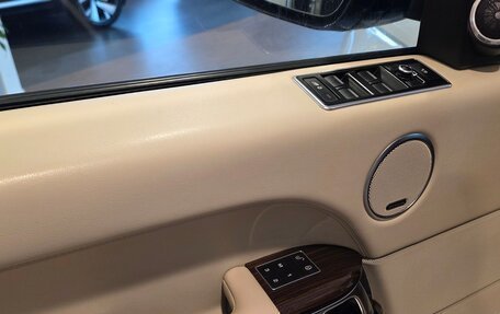 Land Rover Range Rover IV рестайлинг, 2015 год, 3 800 000 рублей, 13 фотография