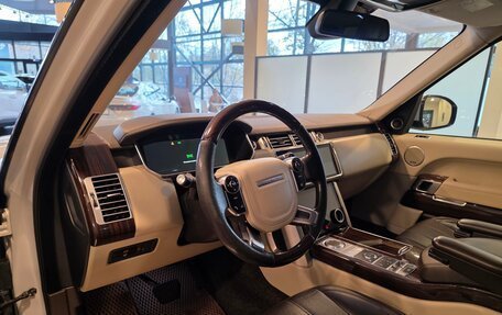 Land Rover Range Rover IV рестайлинг, 2015 год, 3 800 000 рублей, 17 фотография