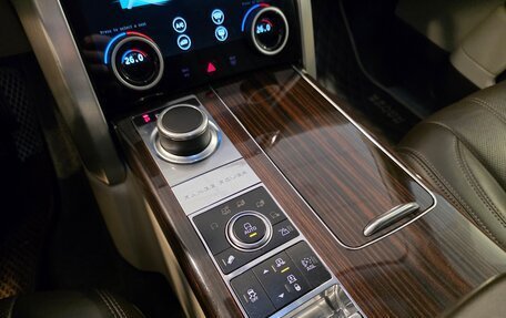 Land Rover Range Rover IV рестайлинг, 2015 год, 3 800 000 рублей, 18 фотография