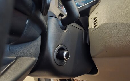 Land Rover Range Rover IV рестайлинг, 2015 год, 3 800 000 рублей, 23 фотография