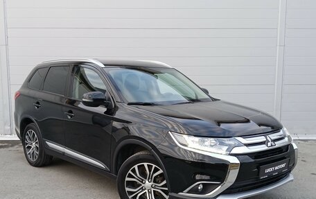 Mitsubishi Outlander III рестайлинг 3, 2018 год, 2 174 000 рублей, 2 фотография