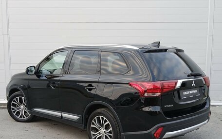 Mitsubishi Outlander III рестайлинг 3, 2018 год, 2 174 000 рублей, 4 фотография