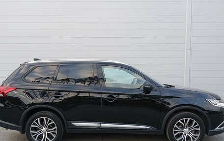 Mitsubishi Outlander III рестайлинг 3, 2018 год, 2 174 000 рублей, 5 фотография