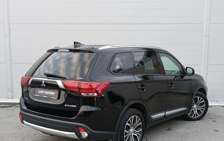 Mitsubishi Outlander III рестайлинг 3, 2018 год, 2 174 000 рублей, 3 фотография