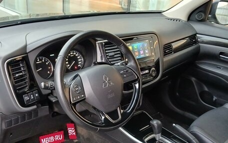 Mitsubishi Outlander III рестайлинг 3, 2018 год, 2 174 000 рублей, 12 фотография