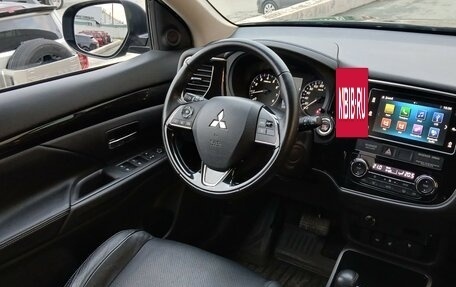 Mitsubishi Outlander III рестайлинг 3, 2018 год, 2 174 000 рублей, 9 фотография