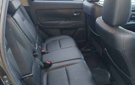 Mitsubishi Outlander III рестайлинг 3, 2018 год, 2 174 000 рублей, 27 фотография