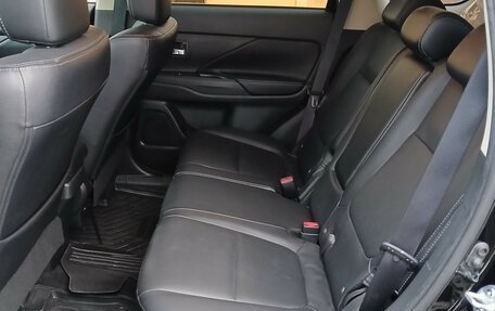 Mitsubishi Outlander III рестайлинг 3, 2018 год, 2 174 000 рублей, 26 фотография