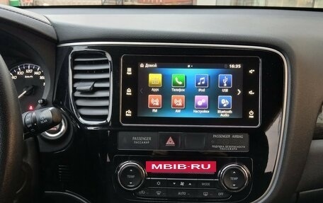 Mitsubishi Outlander III рестайлинг 3, 2018 год, 2 174 000 рублей, 14 фотография