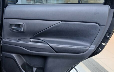 Mitsubishi Outlander III рестайлинг 3, 2018 год, 2 174 000 рублей, 32 фотография