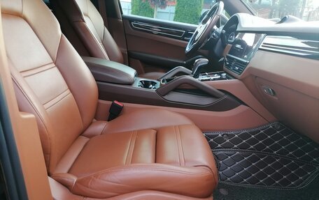 Porsche Cayenne III, 2019 год, 8 250 000 рублей, 13 фотография