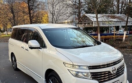 Nissan Elgrand III, 2013 год, 750 000 рублей, 13 фотография