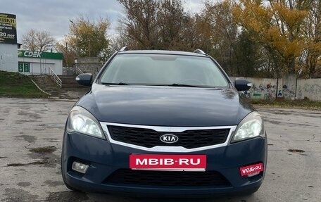 KIA cee'd I рестайлинг, 2010 год, 820 000 рублей, 2 фотография
