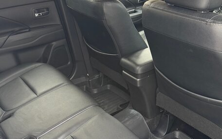 Mitsubishi Outlander III рестайлинг 3, 2014 год, 1 700 000 рублей, 12 фотография