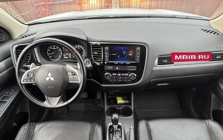 Mitsubishi Outlander III рестайлинг 3, 2014 год, 1 700 000 рублей, 18 фотография