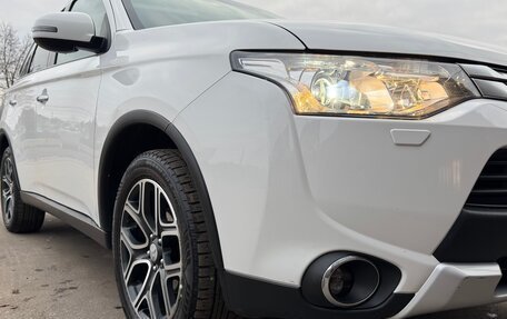 Mitsubishi Outlander III рестайлинг 3, 2014 год, 1 700 000 рублей, 38 фотография