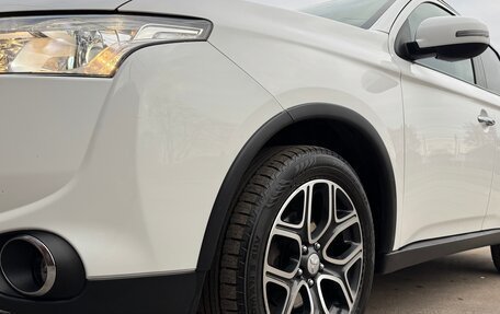 Mitsubishi Outlander III рестайлинг 3, 2014 год, 1 700 000 рублей, 39 фотография