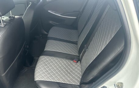 Hyundai Solaris II рестайлинг, 2013 год, 730 000 рублей, 16 фотография