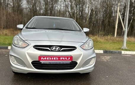 Hyundai Solaris II рестайлинг, 2011 год, 830 000 рублей, 2 фотография