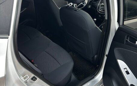 Hyundai Solaris II рестайлинг, 2011 год, 830 000 рублей, 16 фотография