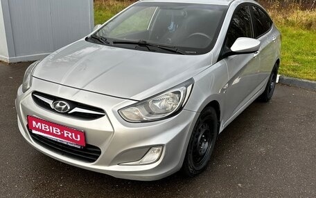 Hyundai Solaris II рестайлинг, 2011 год, 830 000 рублей, 13 фотография