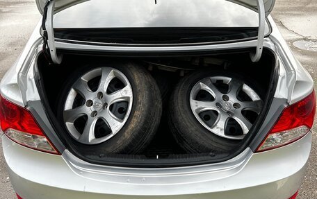 Hyundai Solaris II рестайлинг, 2011 год, 830 000 рублей, 19 фотография