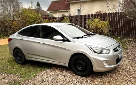 Hyundai Solaris II рестайлинг, 2011 год, 830 000 рублей, 30 фотография