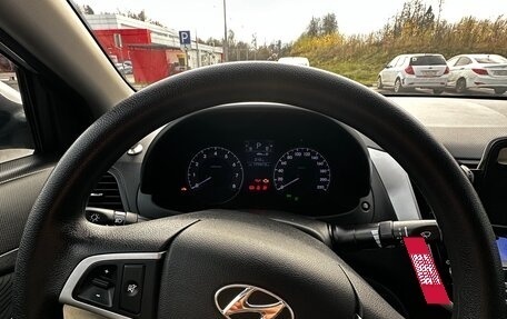 Hyundai Solaris II рестайлинг, 2011 год, 830 000 рублей, 20 фотография