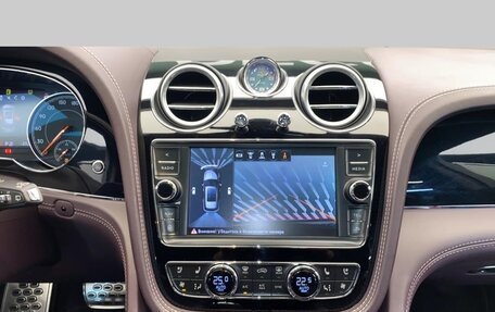 Bentley Bentayga I, 2018 год, 12 500 000 рублей, 13 фотография